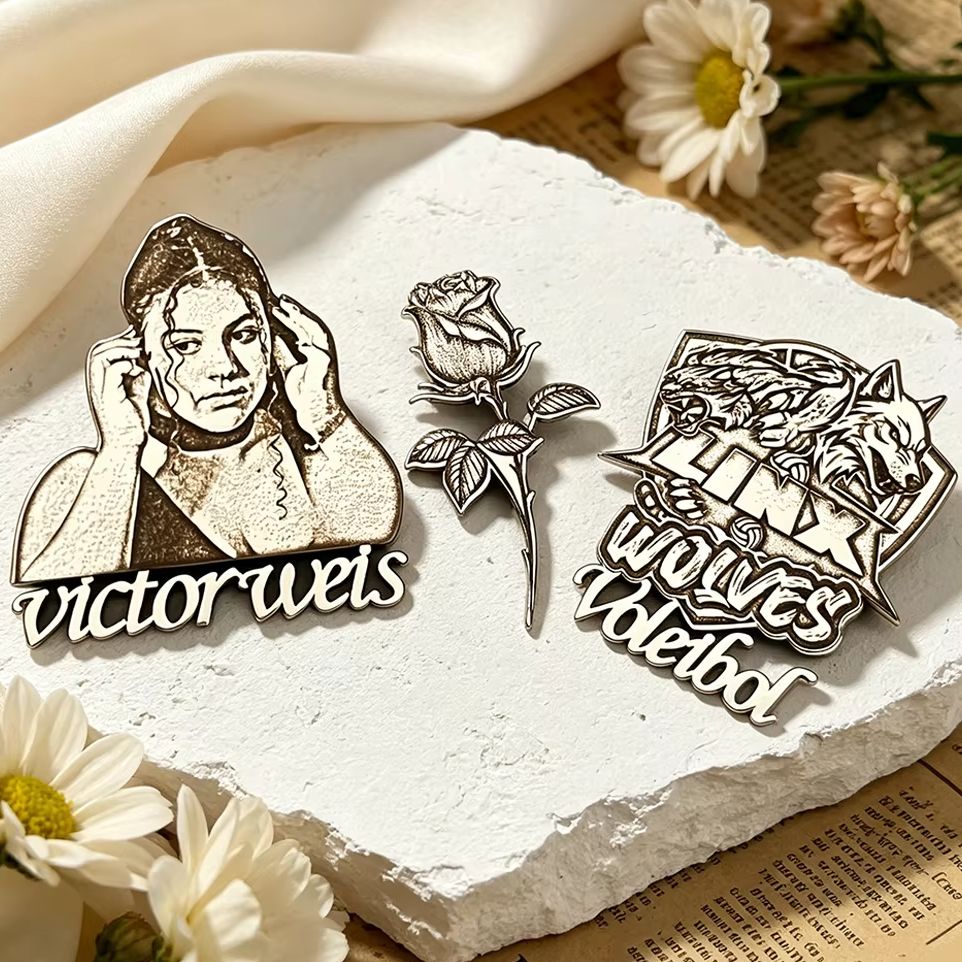 بروش معدني مخصص للرجال بتصميم  - مراجعة Men Accessories For Birthday Gift وسعره